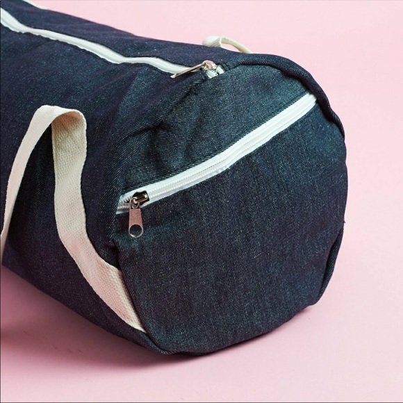 🌺 MEET ME AT THE BARRE Private Party gym bag - Picture 5 of 7